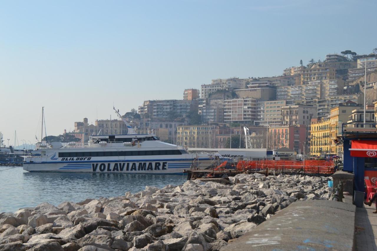 2 Passi A Napoli Bed & Breakfast Eksteriør bilde